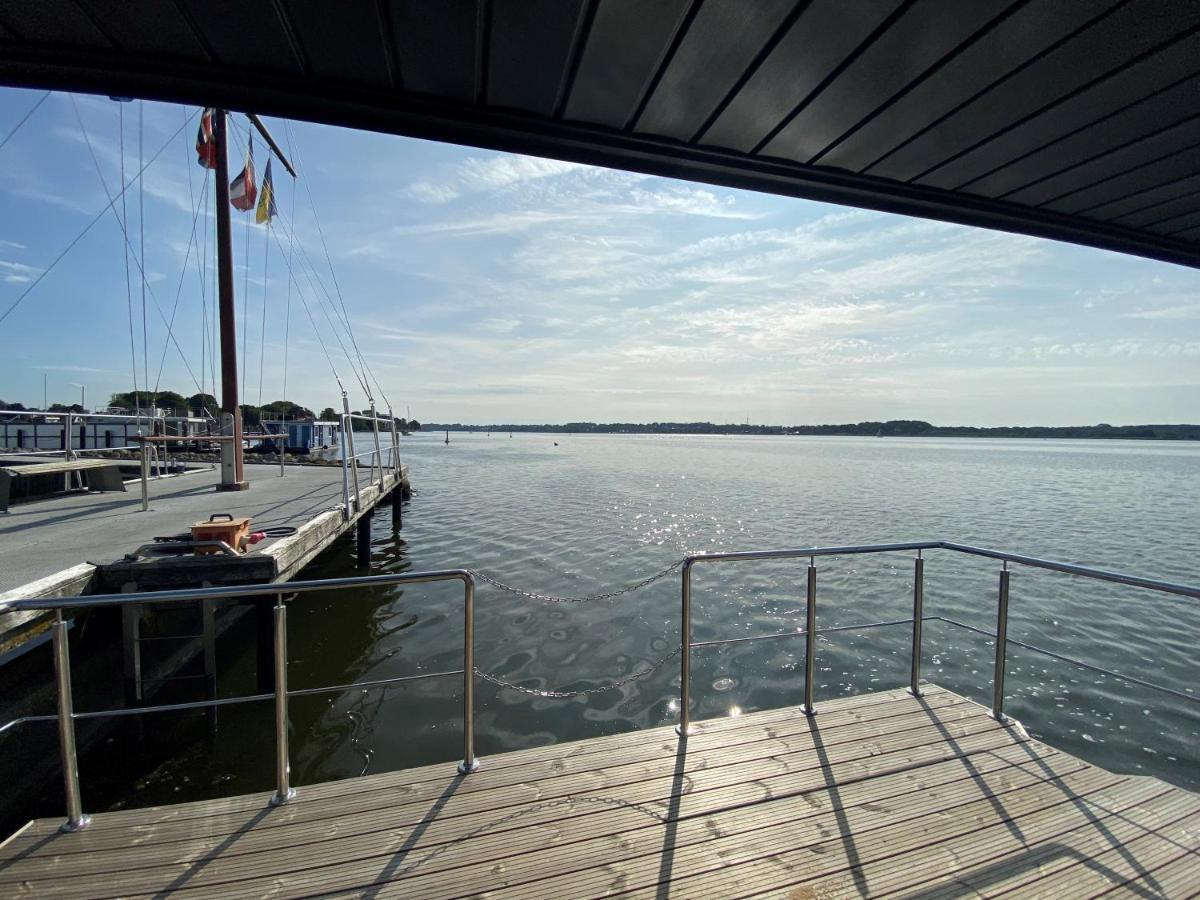 Hausboot Fjord Nordstern Mit Dachterrasse In Schleswig Hotel Exterior foto